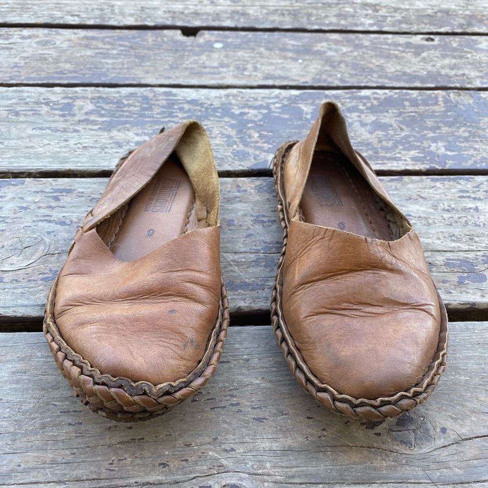 SOLD Mohinders Leather Flats